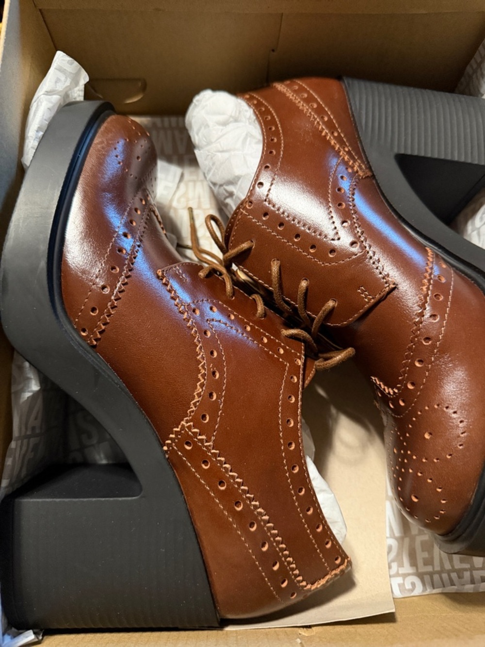 Steve Madden Brown Leather Wingtip Heeled Oxfords